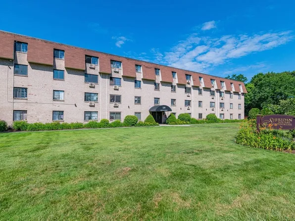 135 Grove St APT 148, Rockland, MA 02370