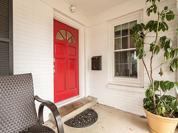 3rd image of 6120 Locke Ave