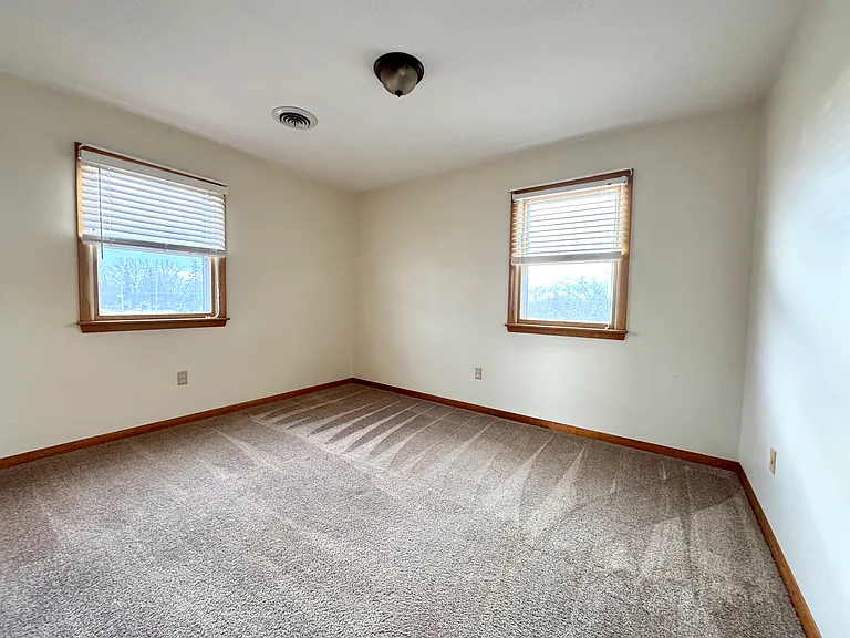 214 8th Ave SE #4 — Photo 6