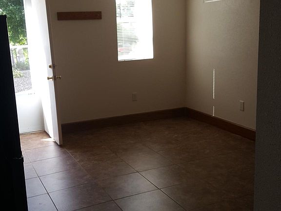 3rd image of 702 S Oakcrest Ave