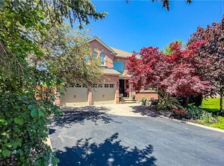 1729 Riverbend Ct, Mississauga, ON L5M 5J1