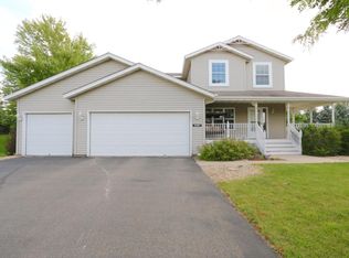 13997 Findlay Ct, Apple Valley, MN 55124