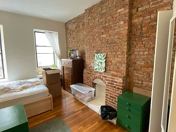 5th image of 311 E 80th St APT 11