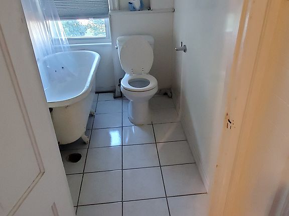 4th image of 186 Magnolia St Floor 3