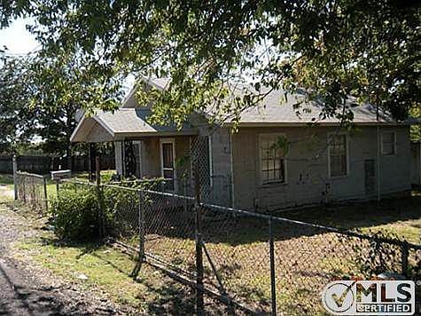 1st image of 816 N Houston St