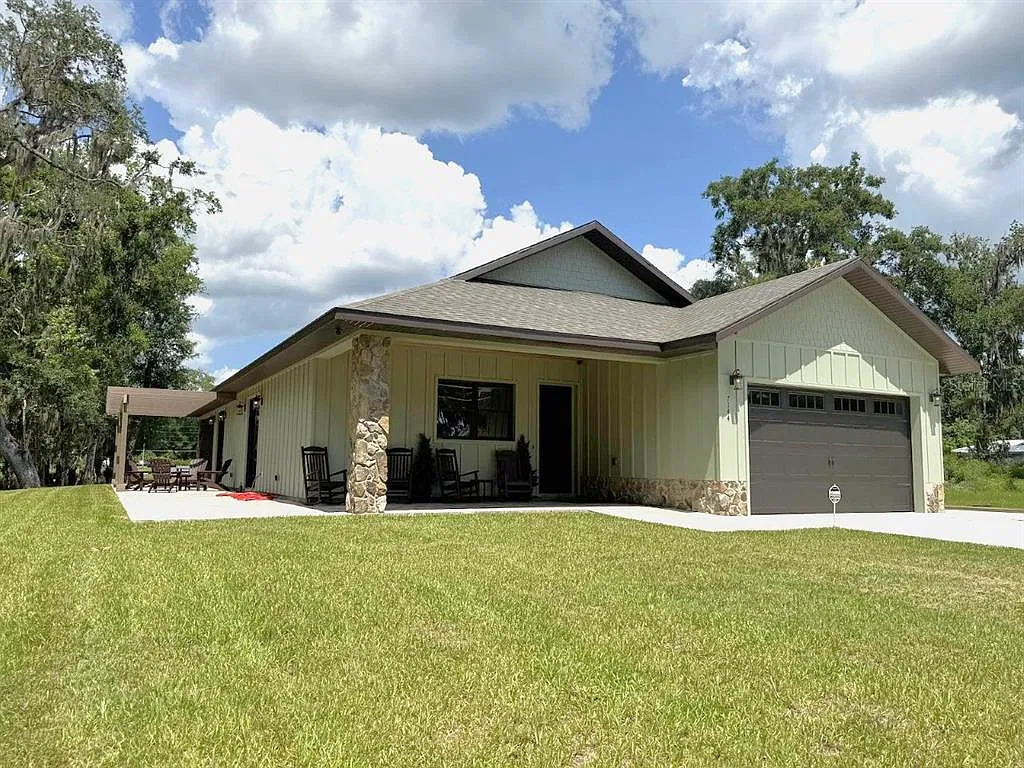 4 bed, 3.0 bath, 2000 sqft, $3,500 — Photo 1