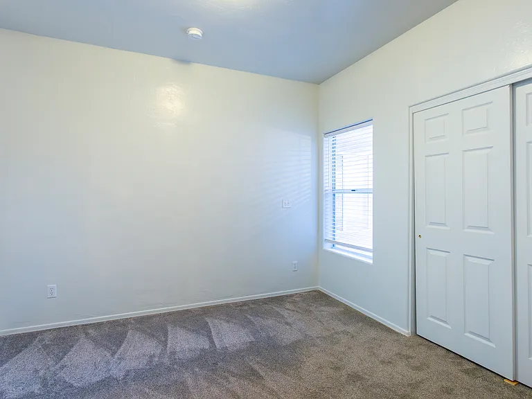 392 Falcon Ct — Photo 38