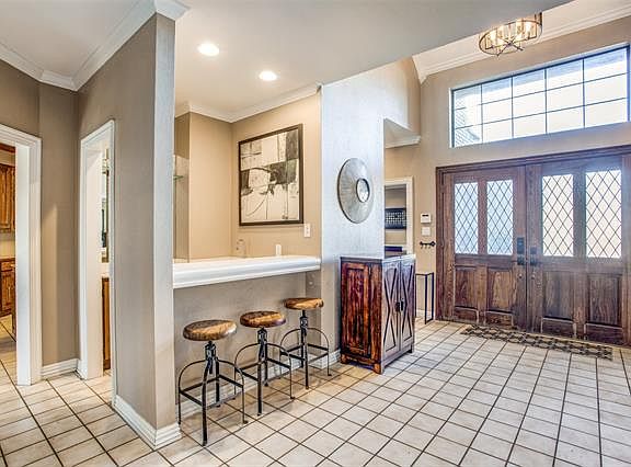 4th image of 2105 Shari Ln