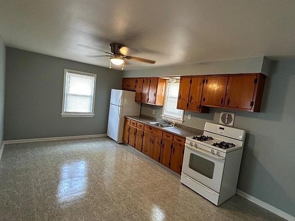 4th image of 63 Newark Pl