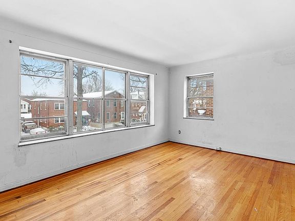 5th image of 7044 Amherst Ave