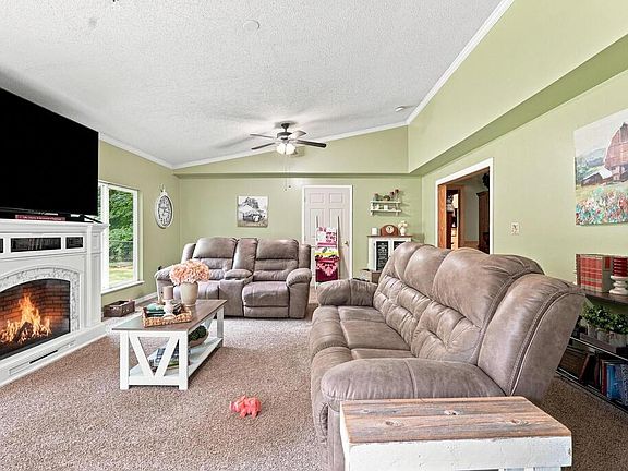 2nd image of 131 Critter Crossing Rd