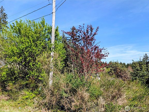4th image of 2501 195th Avenue SW