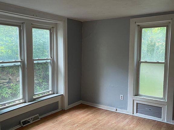 5th image of 206 W William St APT 1