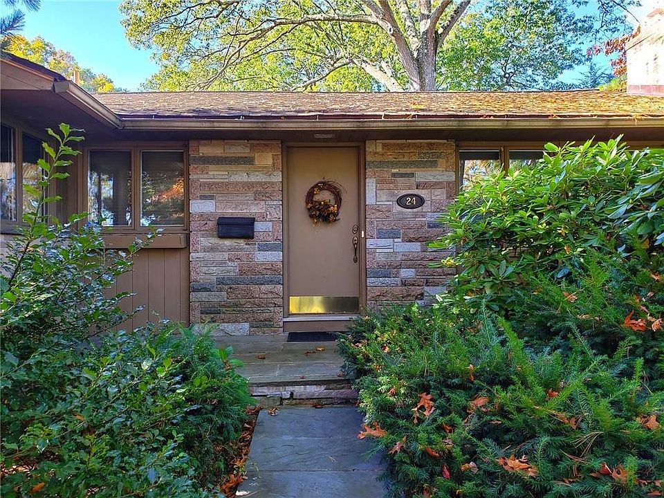 24 Glen Ridge Rd, Cranston, RI 02920 Zillow