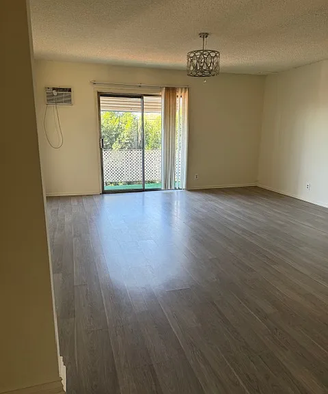 6660 Woodman Ave #207 — Photo 1