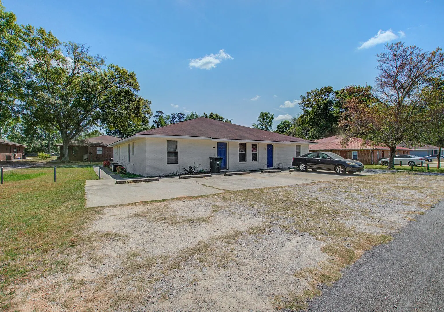 Silkwood Apartments — Photo 1