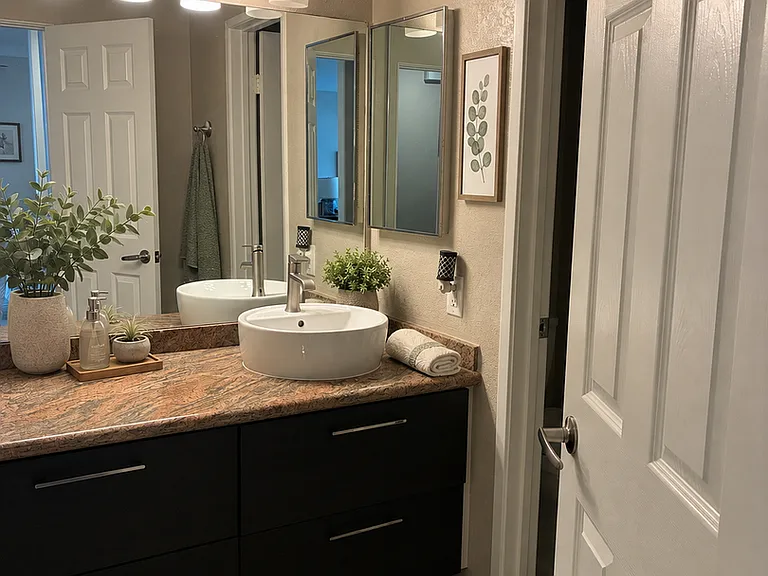 Los Arboles Apartments — Photo 25