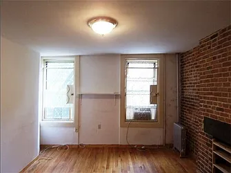 Rented by R New York