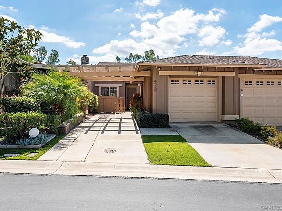 3rd image of 8647 Circle R Valley Ln