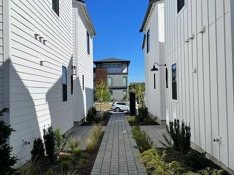 4127 40th Ave SW #C — Photo 21