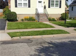 12 Cottonwood Rd, Port Washington, NY 11050