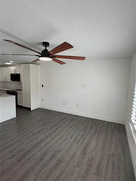 2261 S Flagler Ave — Photo 34