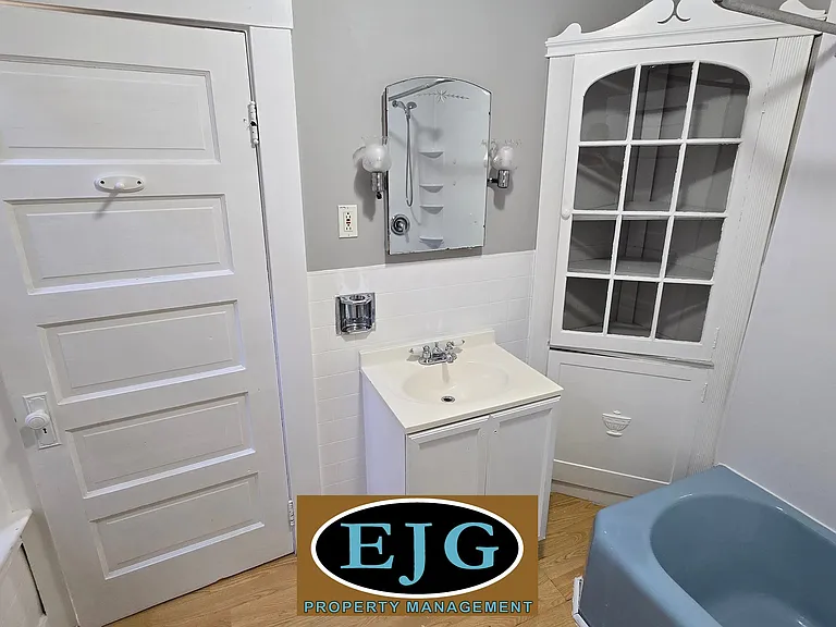 18 E Broadway #1 — Photo 24
