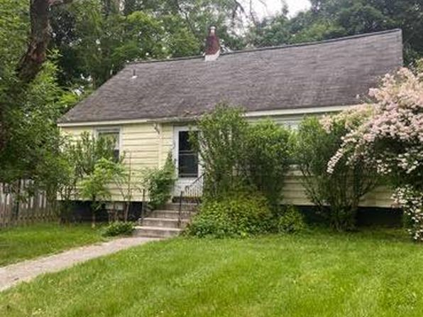 19 East Avenue, Walden, NY 12586