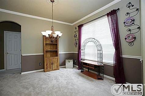 5th image of 7959 Thistletree Ln