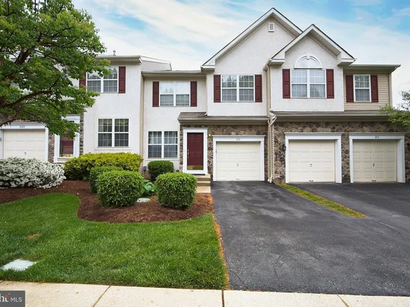 211 Tall Pines Dr, West Chester, PA 19380