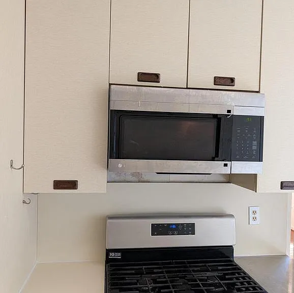 10401 Grosvenor Pl #310 — Photo 41