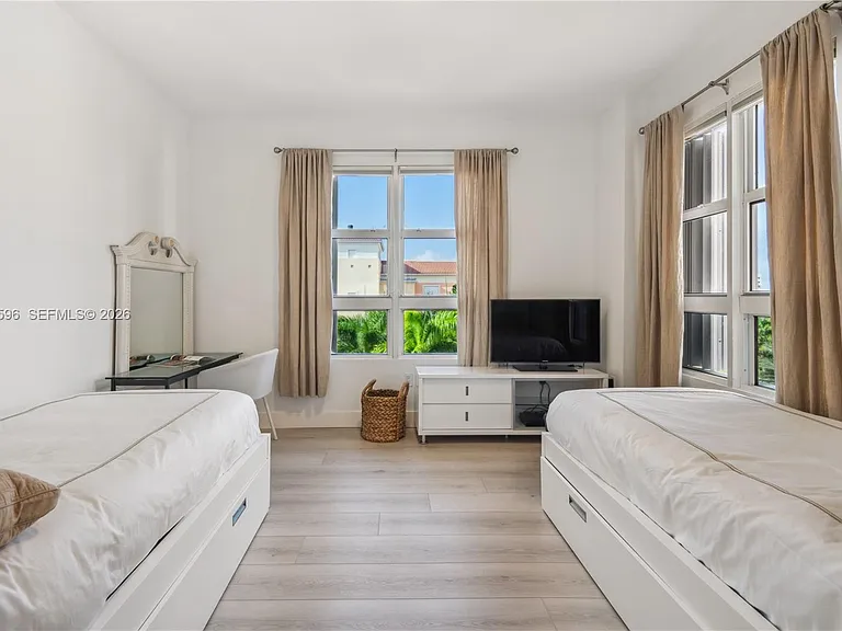 747 Crandon Blvd #Penthouse 10 — Photo 14