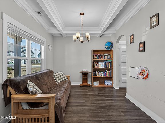 4th image of 412 Elgin Road