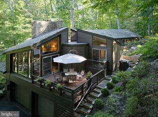 6891 Fleecydale Rd, New Hope, PA 18938