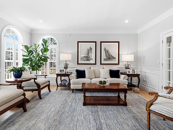 3rd image of 34 Farm Valley Road