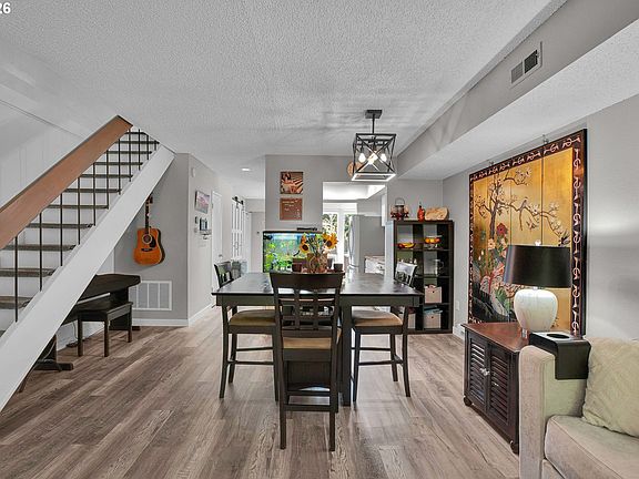 5th image of 1558 NW Midlake Ln