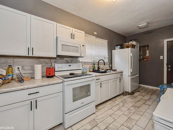 3rd image of 5428 W Jackson Blvd