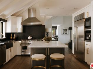 7825 Torreyson Dr, Los Angeles, CA 90046