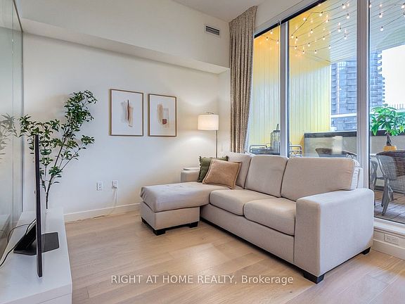 3rd image of 95 McMahon Dr #511