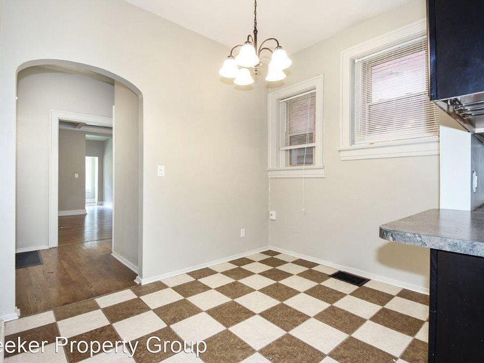 1st image of 417 Kensington Ct #11162109