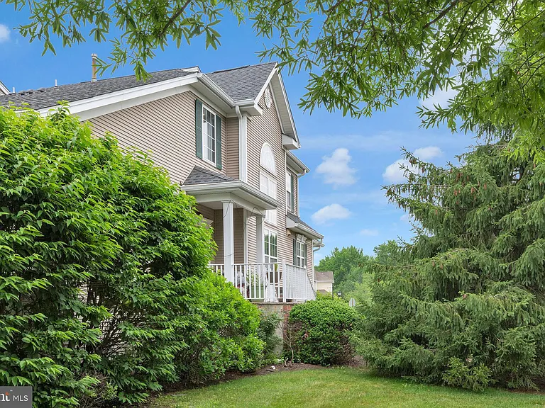 16 Cardiff Ct — Photo 43