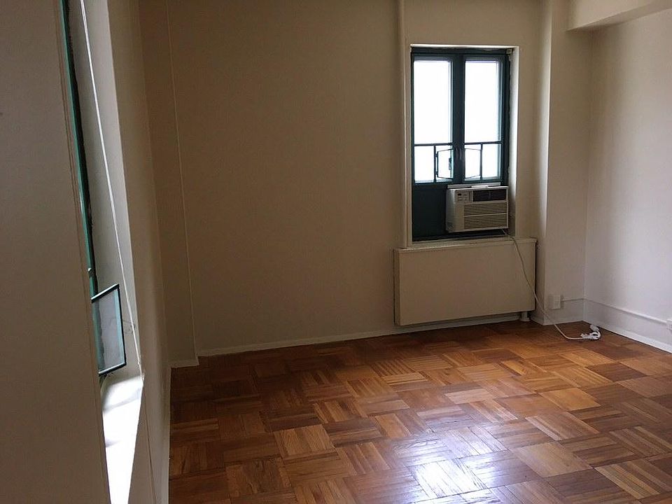 2nd image of 2240 E Tremont Ave APT 4G