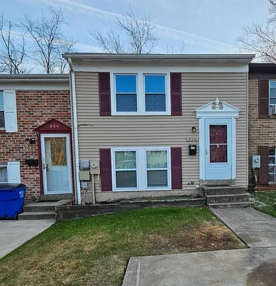 3 bed, 1.5 bath, 1578 sqft, $1,850 — Photo 1