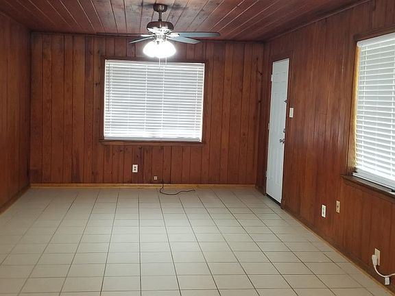 3rd image of 1302 Mickey Ave
