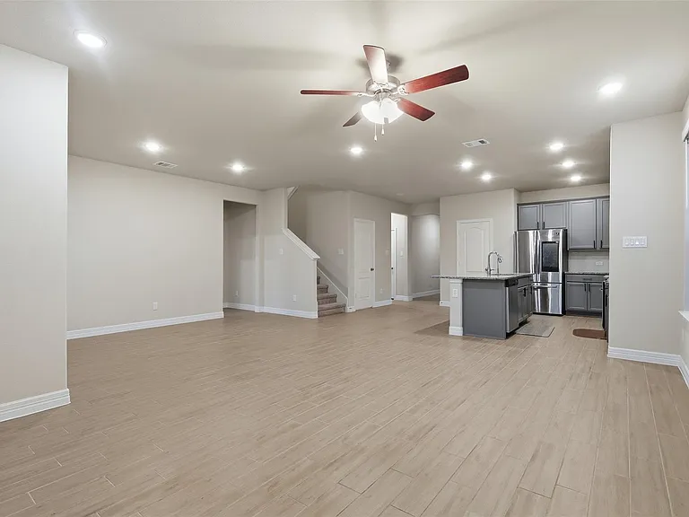 119 Buttonwood Ct — Photo 14
