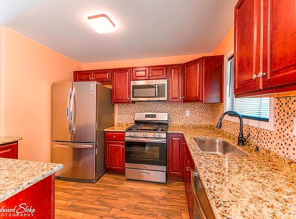 5th image of 4515 Clearview Dr