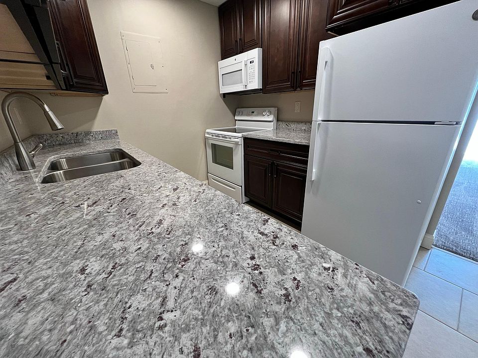 1st image of 5119 Emerald Dr