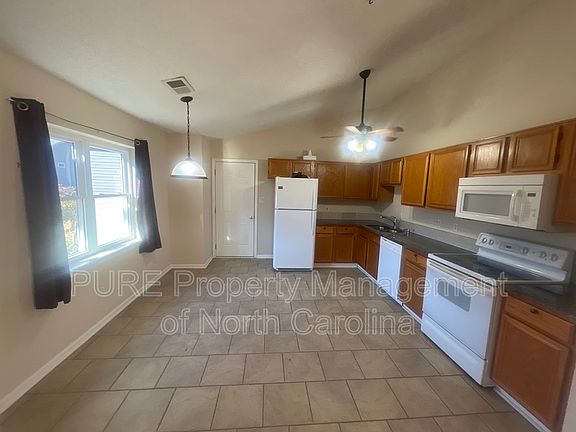 2nd image of 16500 Glenfurness Dr