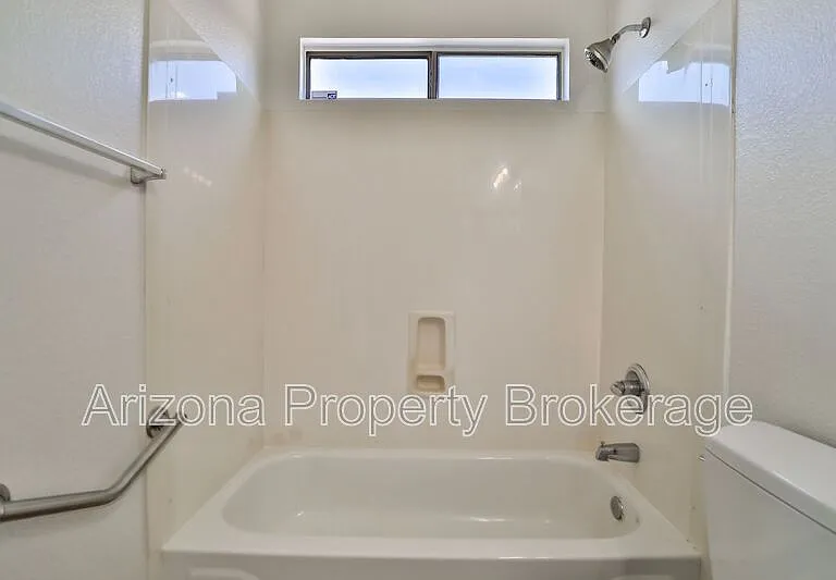 715 E Orchid Ln — Photo 22