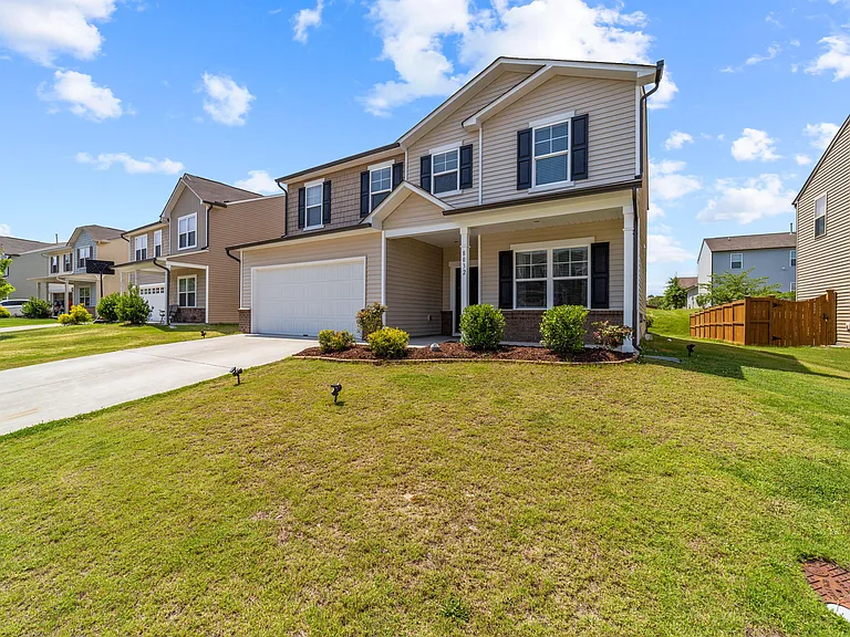 8032 Remington Heights Dr — Photo 37